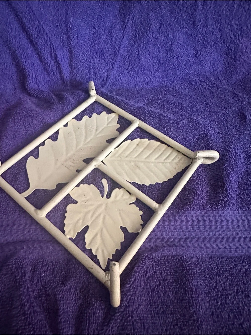 White Leaf Cast Iron Trivet - Decorative Serveware